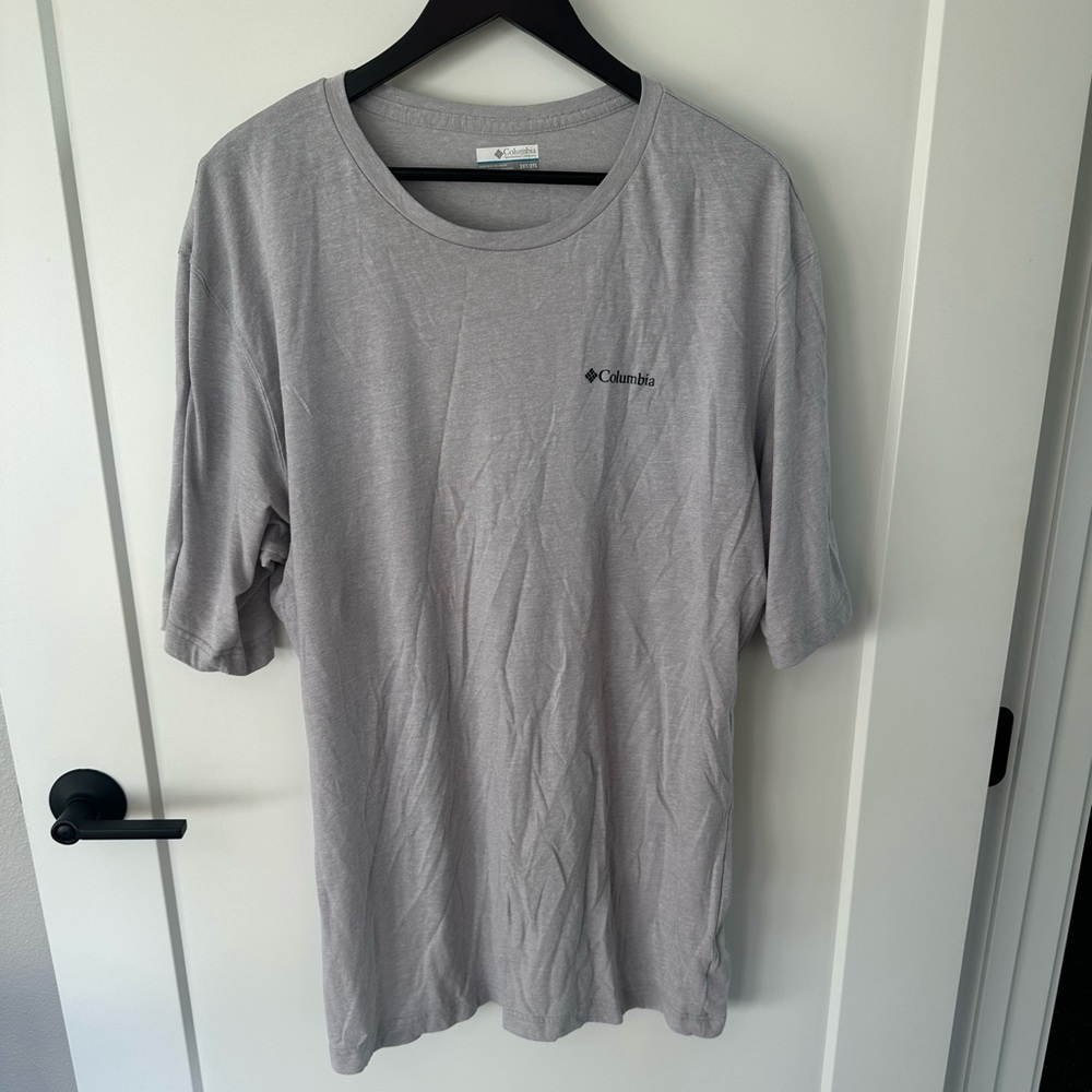 Columbia T-shirt